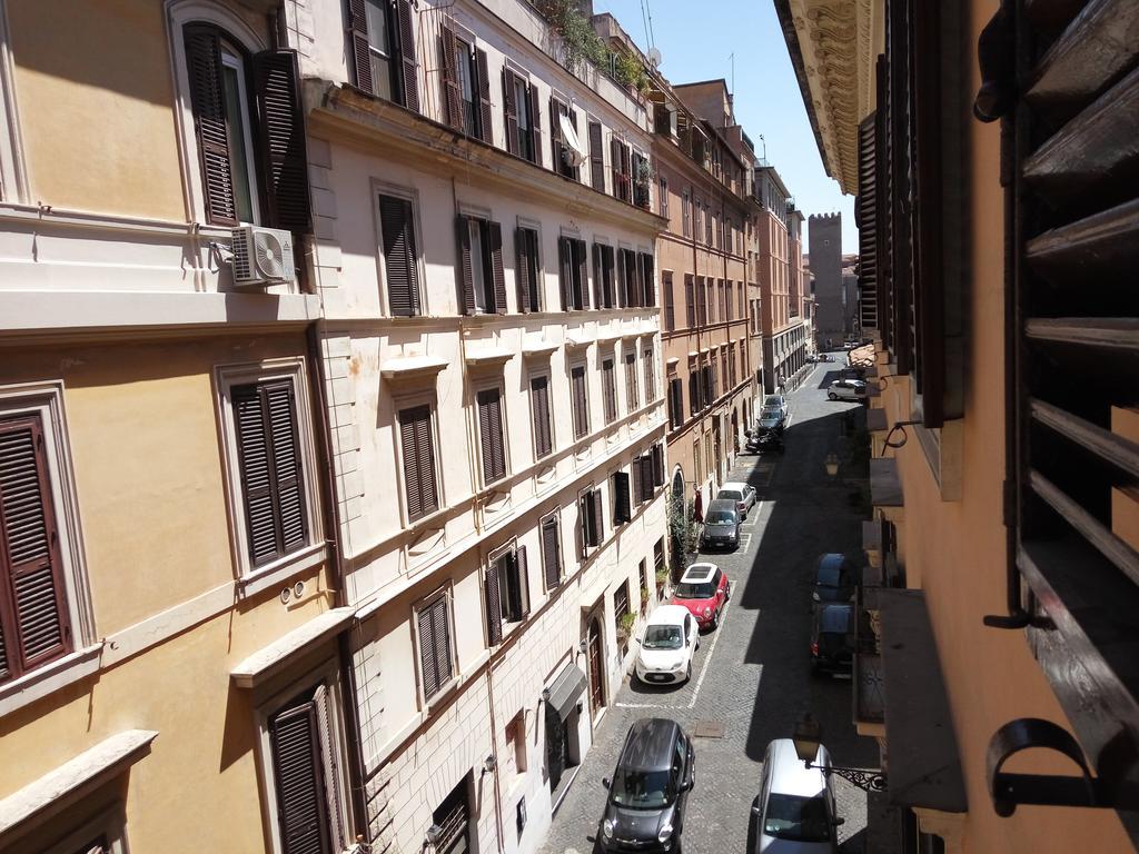 Roman In Via Cavour *